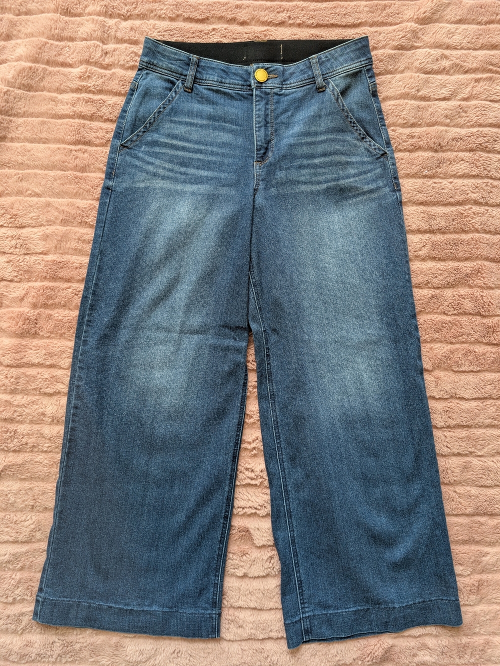 Democracy Baggy Wide-Leg Women's Jeans in Medium/Dark Wash Blue Side Pockets